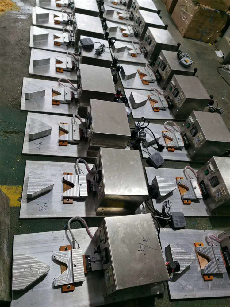KN95口罩鼻梁機